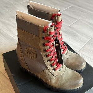 Sorel Lexie Wedge brand new in box size 8.5